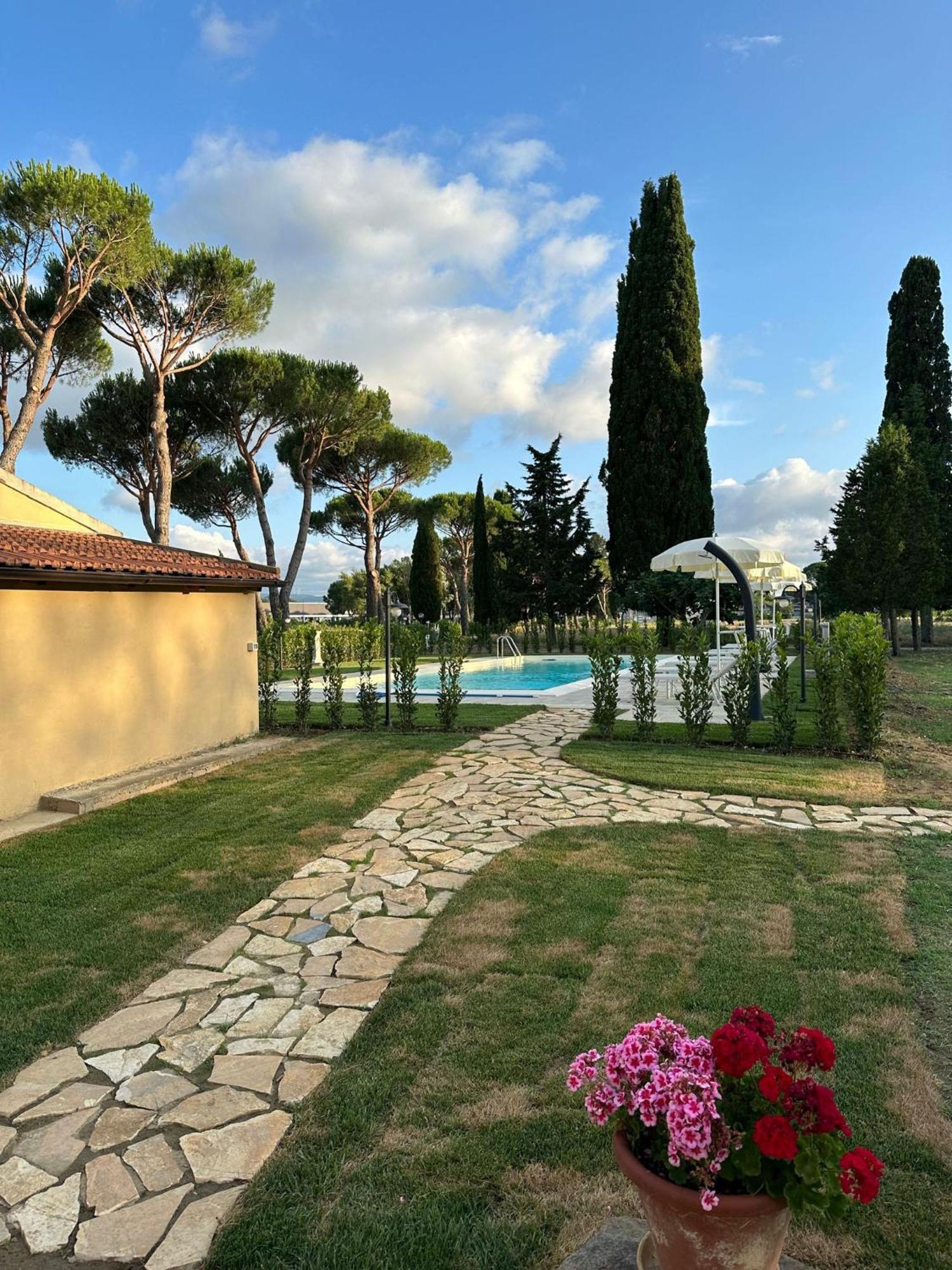 La Vecchia Cantina Guzzardi Lari Екстериор снимка
