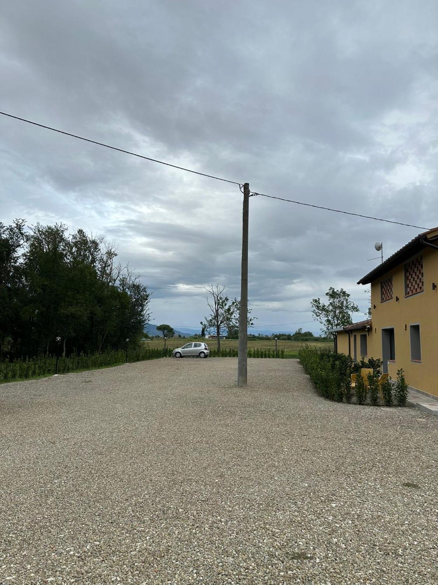 La Vecchia Cantina Guzzardi Lari Екстериор снимка